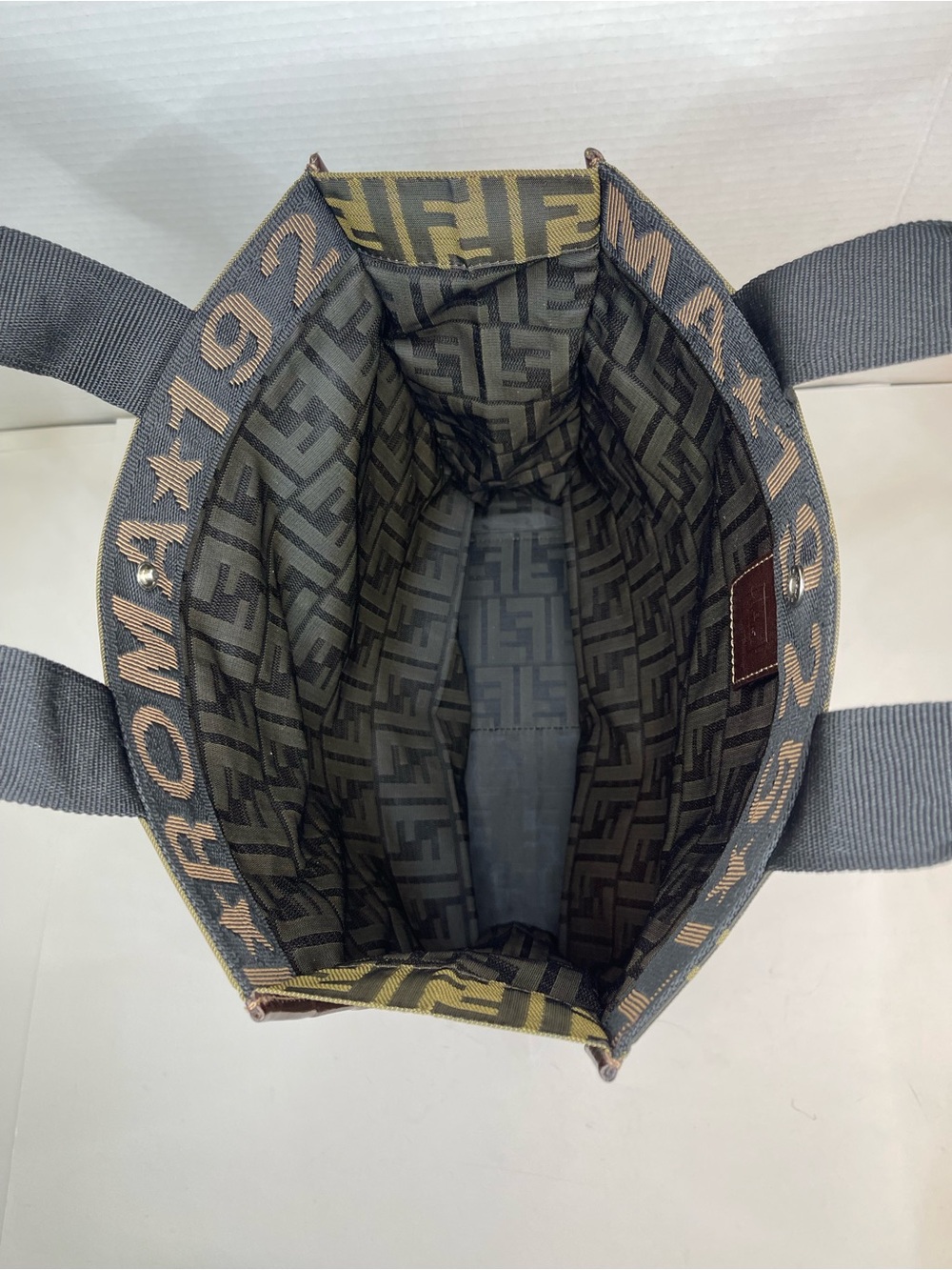 Fendi Zucca foldable tote bag - Picture 11 of 16